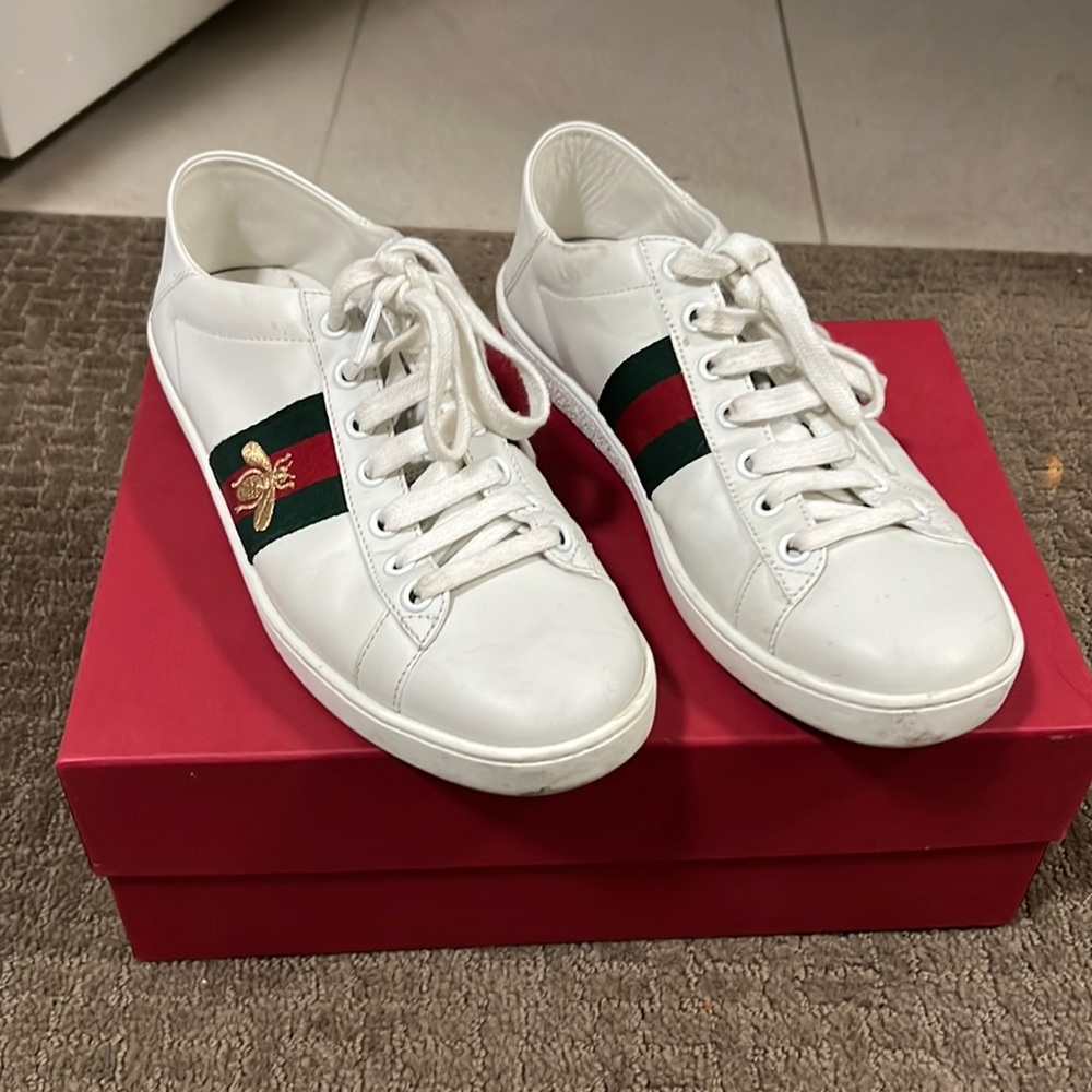 Gucci Women’s White Ace Embroidered Leather Collapsable -heel sneaker